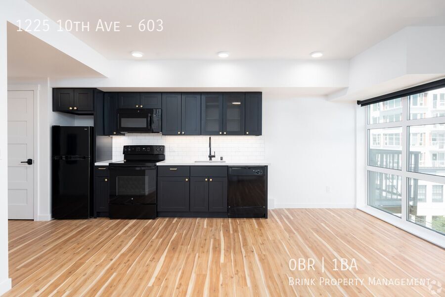 Live at The Woodworth - Classic & Cool Living in Capitol Hill property image