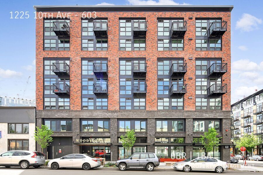 Live at The Woodworth - Classic & Cool Living in Capitol Hill property image