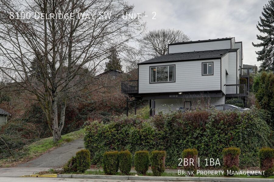 Beautifully Updated Two Bedroom South Delridge Triplex Home! property image