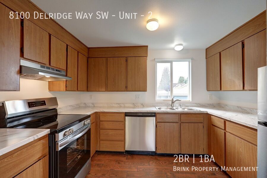 Beautifully Updated Two Bedroom South Delridge Triplex Home! property image