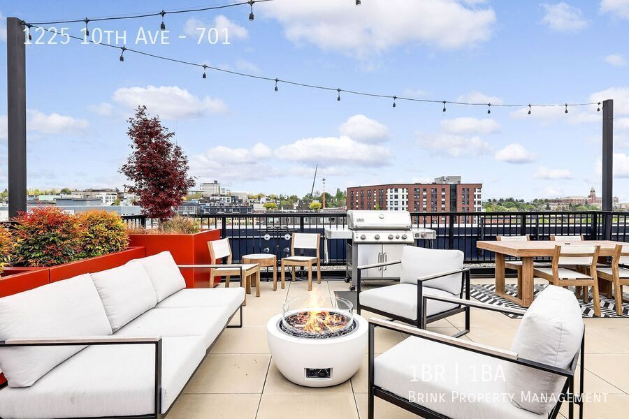 Live at The Woodworth - Classic & Cool Living in Capitol Hill property image