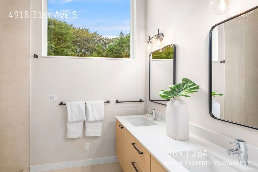 BRAND NEW in Columbia City! ONE MONTH FREE 3bd, 2ba Townhome Built with Thoughtful Design and Quality Materials property image