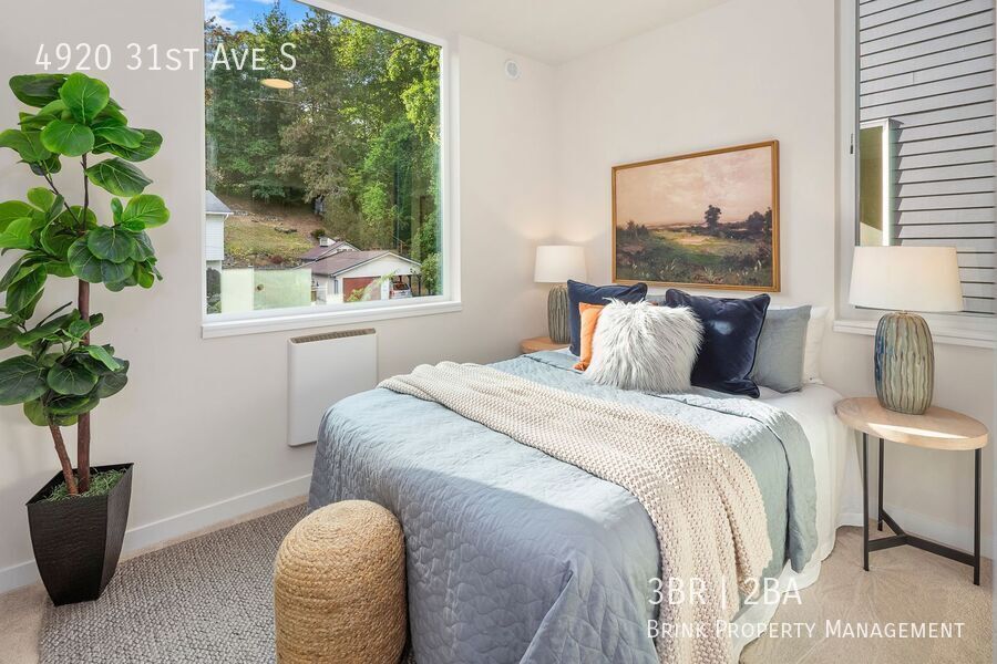 BRAND NEW! 3bd, 2ba Columbia City Townhome, FREE RENT! property image