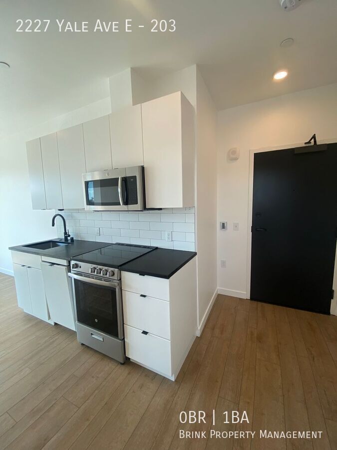 Welcome to Lakeview! - Live in Luxury & Style in the heart of Eastlake property image