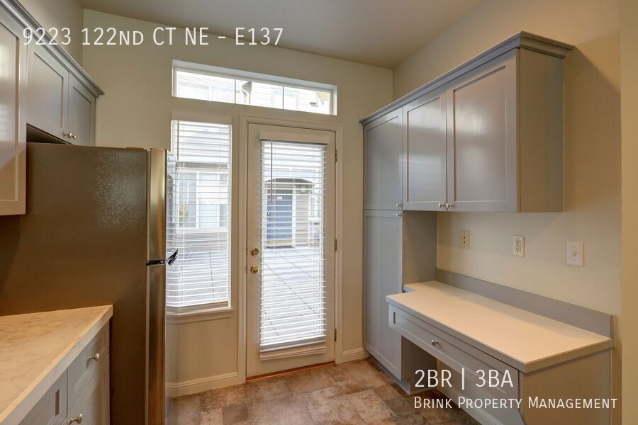 Luxury 2BR 2.5BA Townhouse Style Condo @ Lochshire on Forbes Creek property image