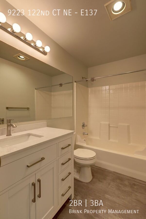 Luxury 2BR 2.5BA Townhouse Style Condo @ Lochshire on Forbes Creek property image