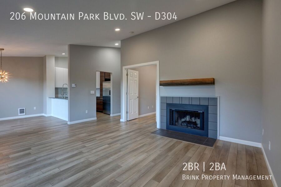 Spacious 2bd + DEN, 1.75ba Condo available in the heart of Issaquah! property image