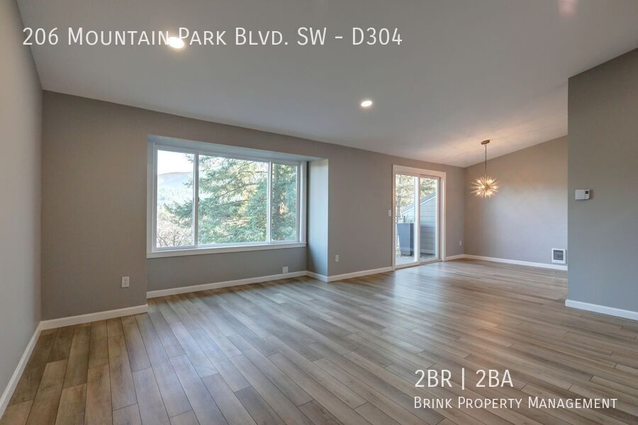 Spacious 2bd + DEN, 1.75ba Condo available in the heart of Issaquah! property image