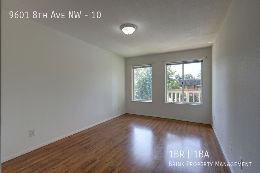 Bright top-floor corner unit in Crown Hill!! property image