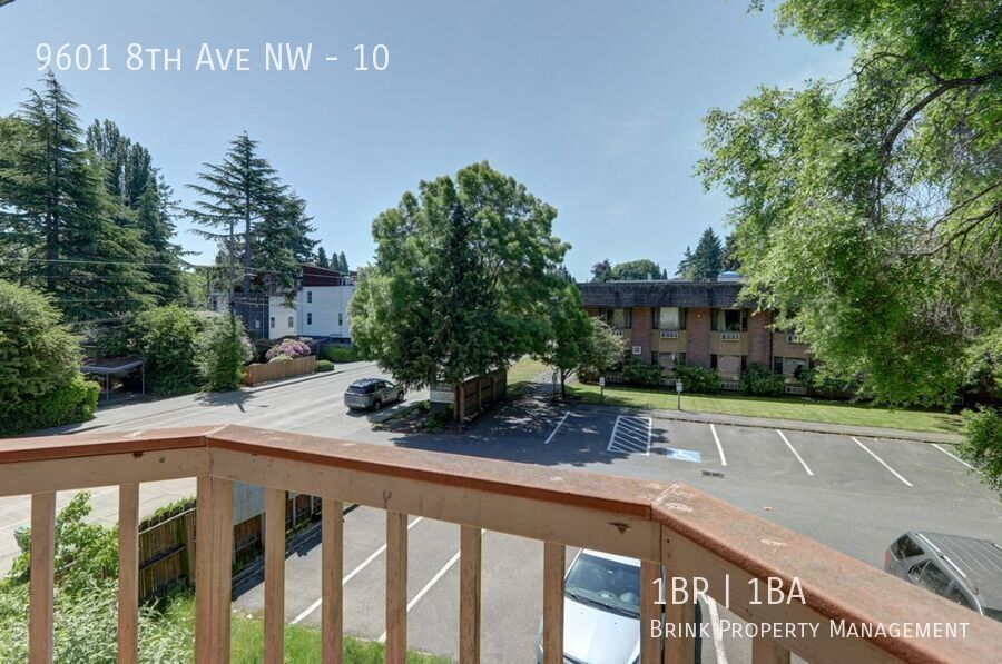 Bright top-floor corner unit in Crown Hill!! property image