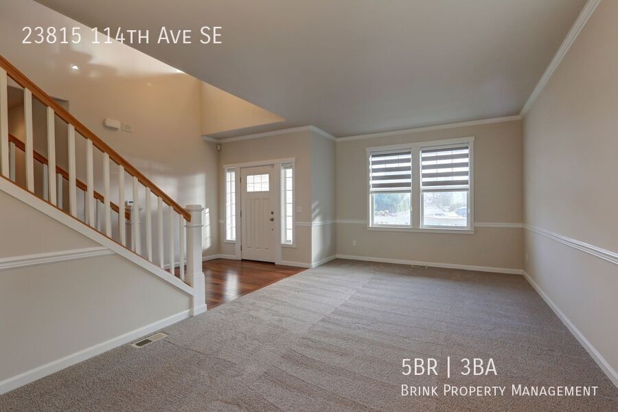 Well Maintained House Tucked Away on Dead-End Street Available! property image