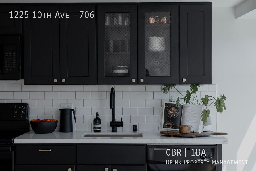 Live at The Woodworth - Classic & Cool Living in Capitol Hill property image