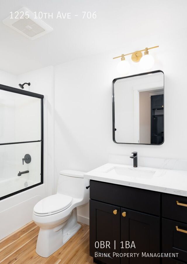 Live at The Woodworth - Classic & Cool Living in Capitol Hill property image