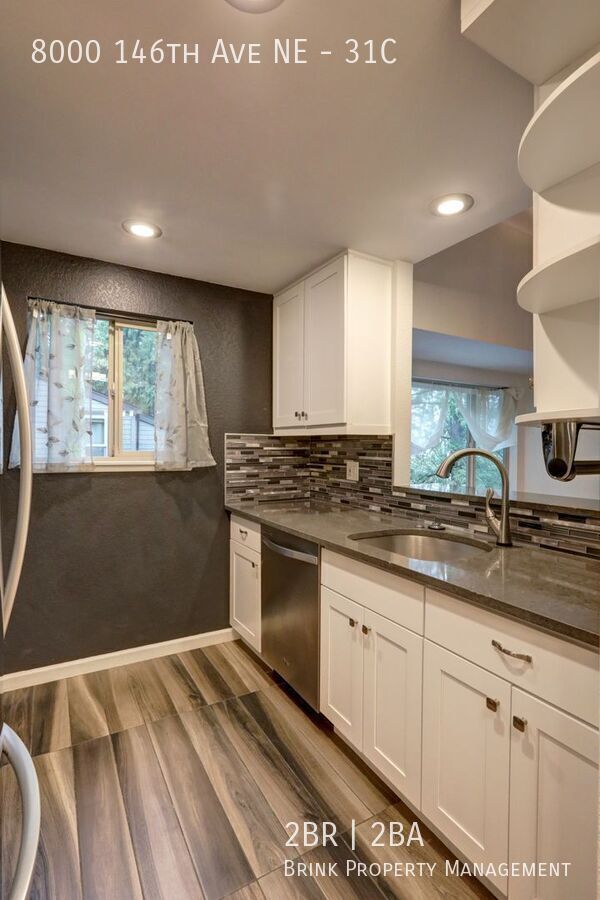 Large 2 Story Condo Available in Perfect Redmond Location! property image