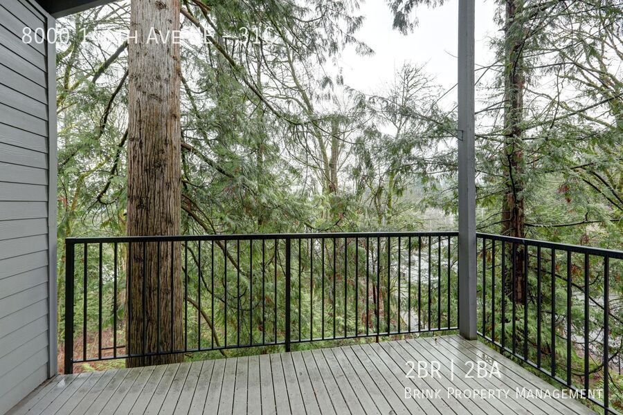 Large 2 Story Condo Available in Perfect Redmond Location! property image