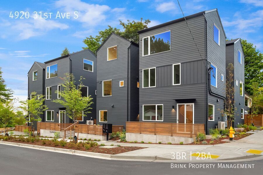 BRAND NEW! 3bd, 2ba Columbia City Townhome property image