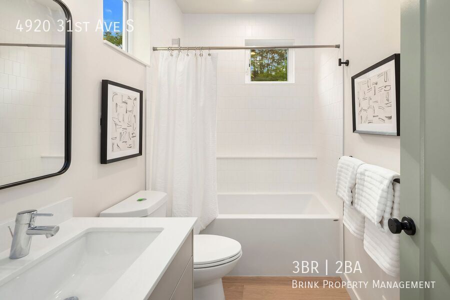 BRAND NEW! 3bd, 2ba Columbia City Townhome property image