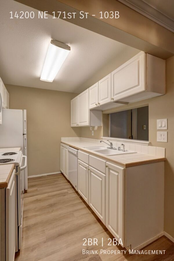 2 Bedroom Ground Floor Condo in the Heart of Woodinville! property image