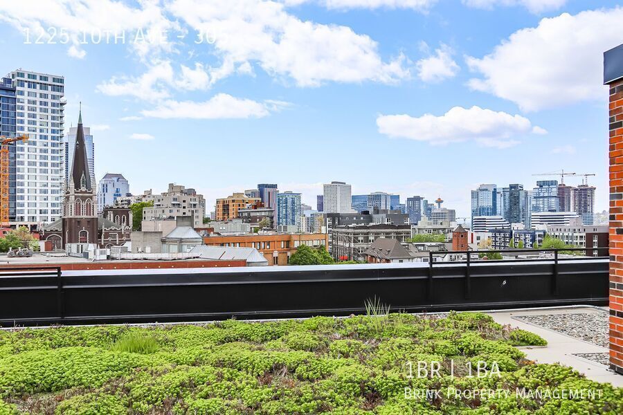 One Month Free! Live at The Woodworth - Classic & Cool Living in Capitol Hill property image