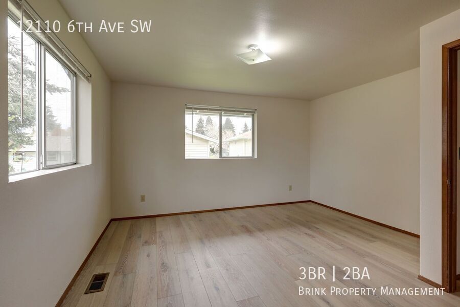 Beautiful, Remodeled Burien Rambler Available Now! 3 Bedrooms Plus Den! property image
