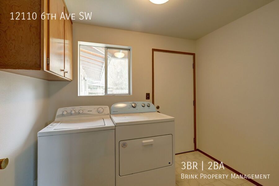 Beautiful, Remodeled Burien Rambler Available Now! 3 Bedrooms Plus Den! property image