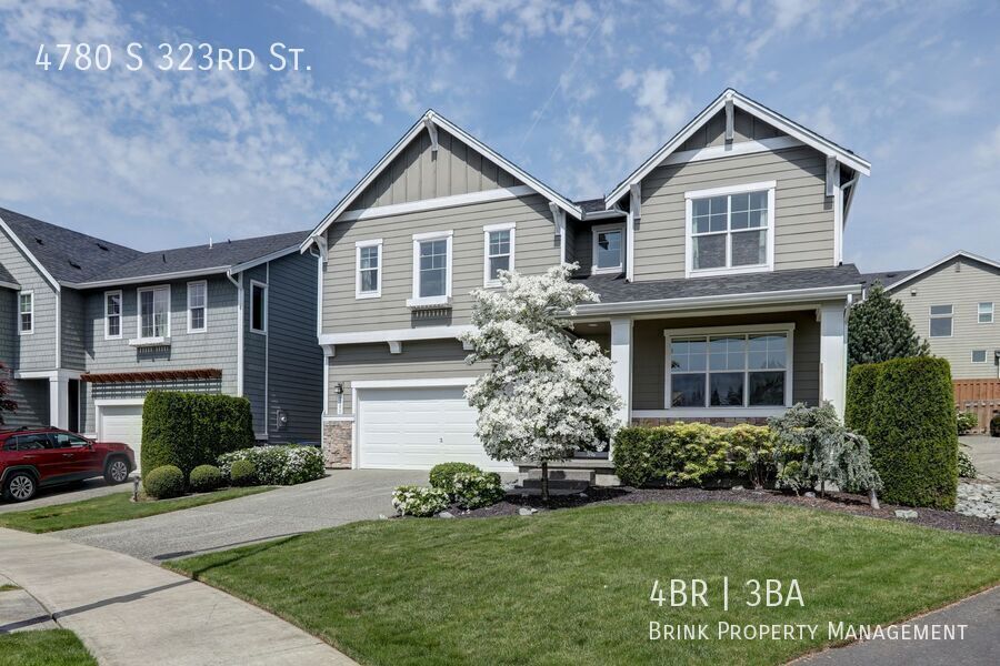 4 Bedroom Home with Open Den, Living & Family Rooms – Space for Everyone property image