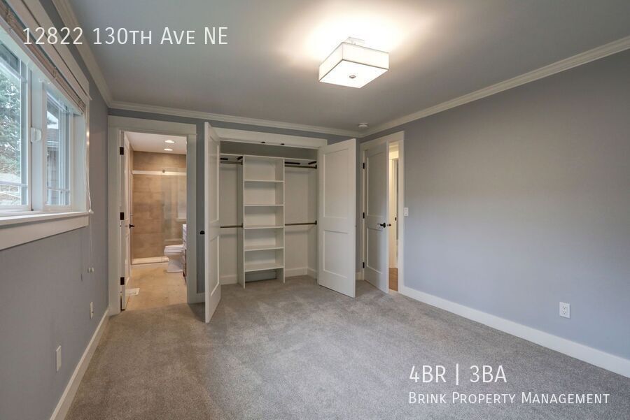 Kirkland Home w/4bd, 3ba & Large Backyard! property image
