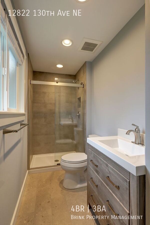 Kirkland Home w/4bd, 3ba & Large Backyard! property image