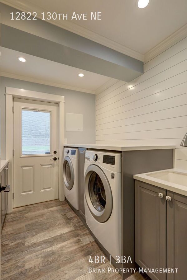 Kirkland Home w/4bd, 3ba & Large Backyard! property image
