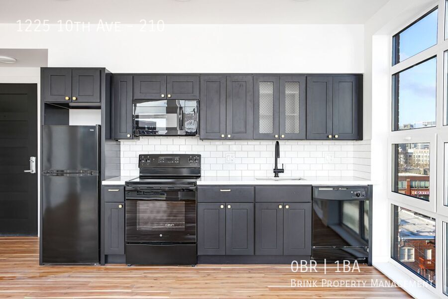 Woodworth Apartments | Classic & Cool Living in Capitol Hill property image