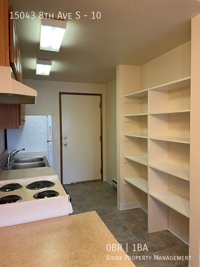 2 MONTHS FREE WITH MOVE IN SPECIAL!  Charming vintage studio in Burien close to downtown! property image