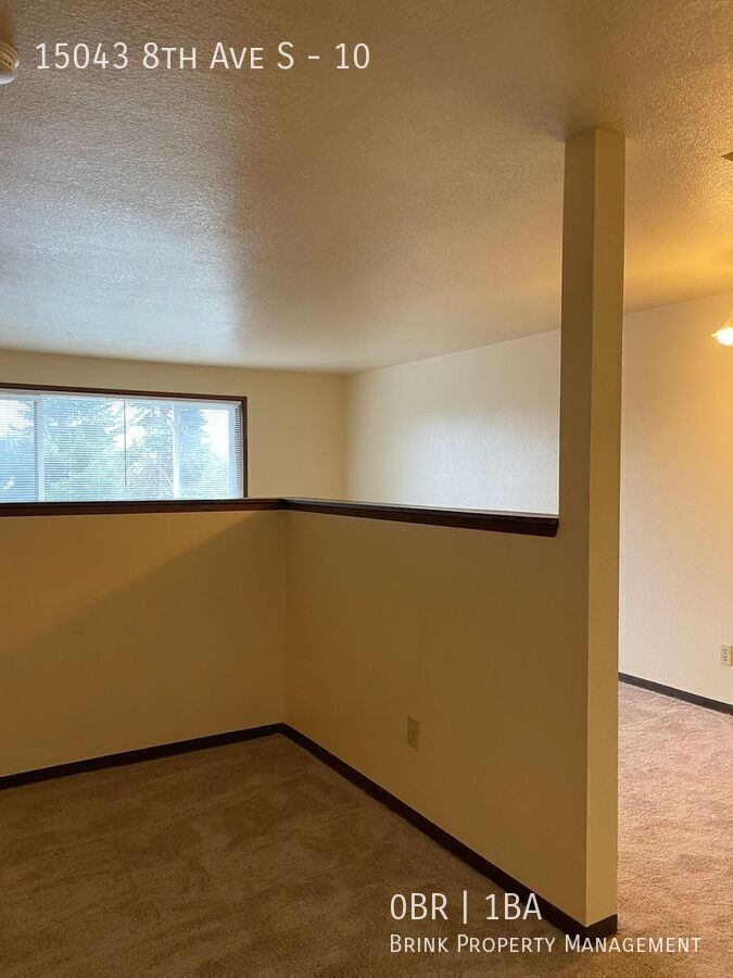 2 MONTHS FREE WITH MOVE IN SPECIAL!  Charming vintage studio in Burien close to downtown! property image