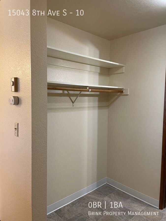 2 MONTHS FREE WITH MOVE IN SPECIAL!  Charming vintage studio in Burien close to downtown! property image