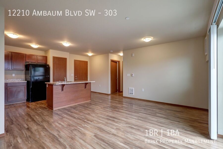 Ambaum Place | Top Floor Apartment Home w/ In-Unit Laundry Available Soon! property image