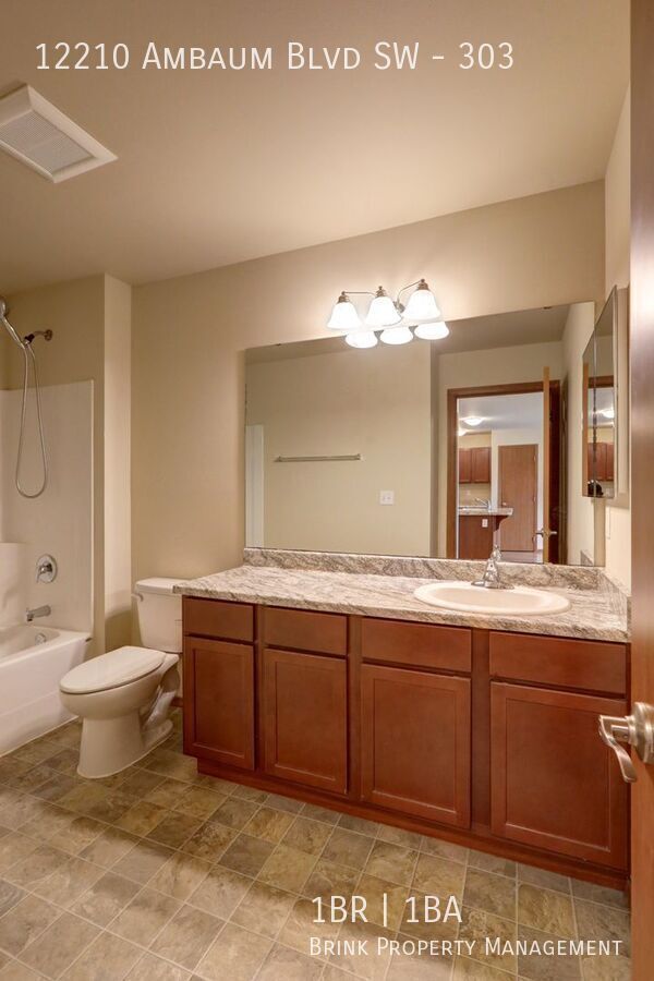 Ambaum Place | Top Floor Apartment Home w/ In-Unit Laundry Available Soon! property image