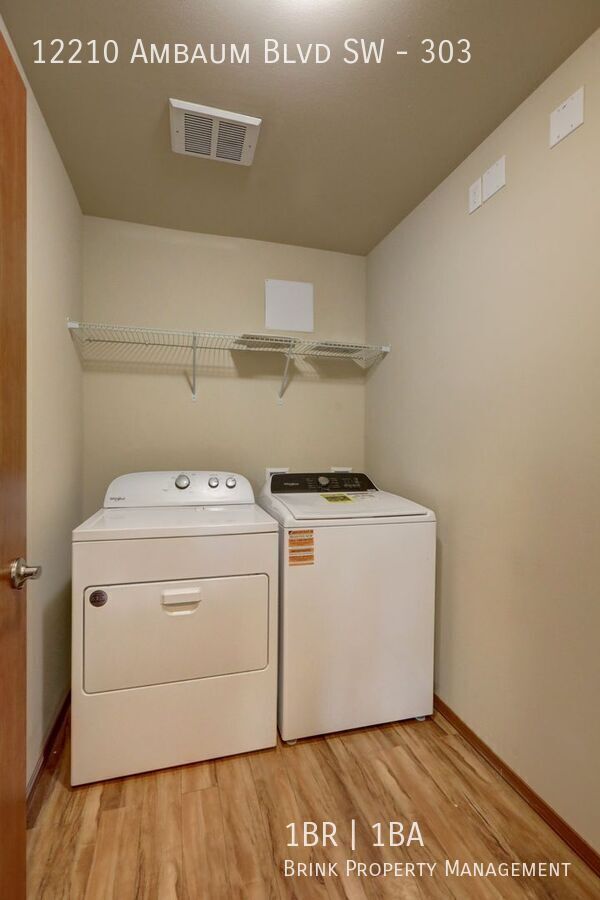 Ambaum Place | Top Floor Apartment Home w/ In-Unit Laundry Available Soon! property image