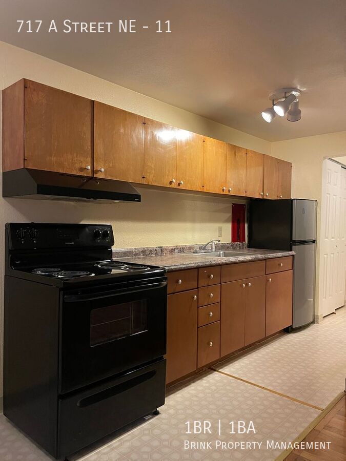 Charming Auburn One Bedroom Apartment with Vaulted Ceilings! property image