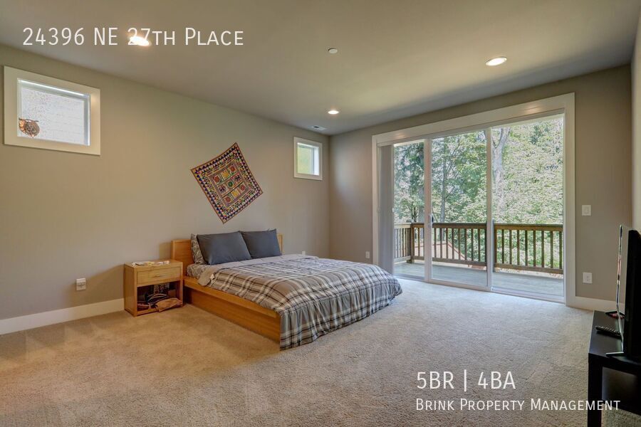 Stunning 5-Bedroom Sammamish Home with Main-Level Guest Suite property image