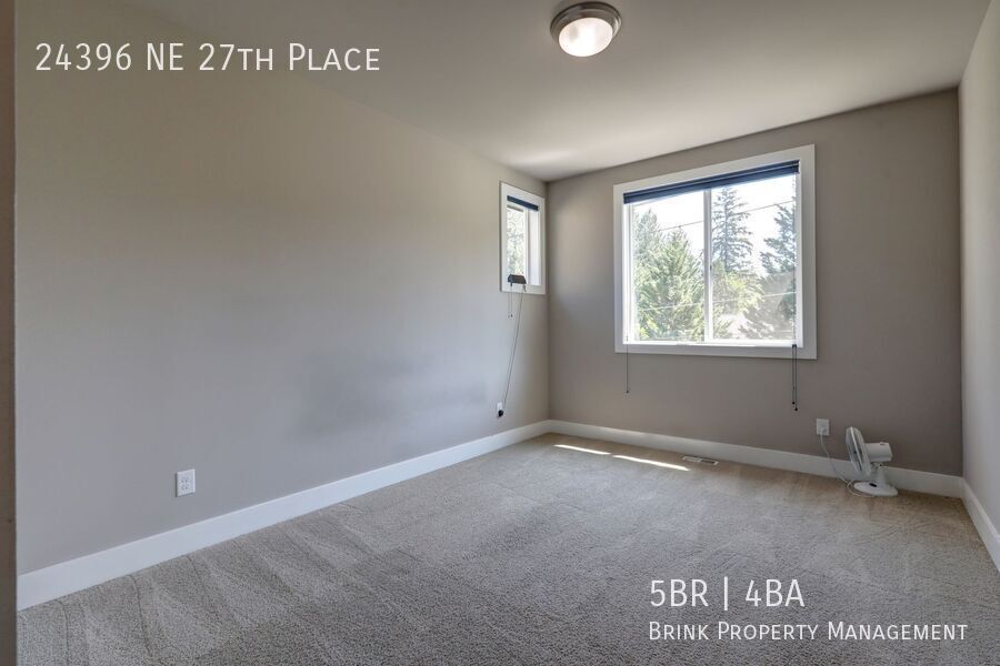 Stunning 5-Bedroom Sammamish Home with Main-Level Guest Suite property image
