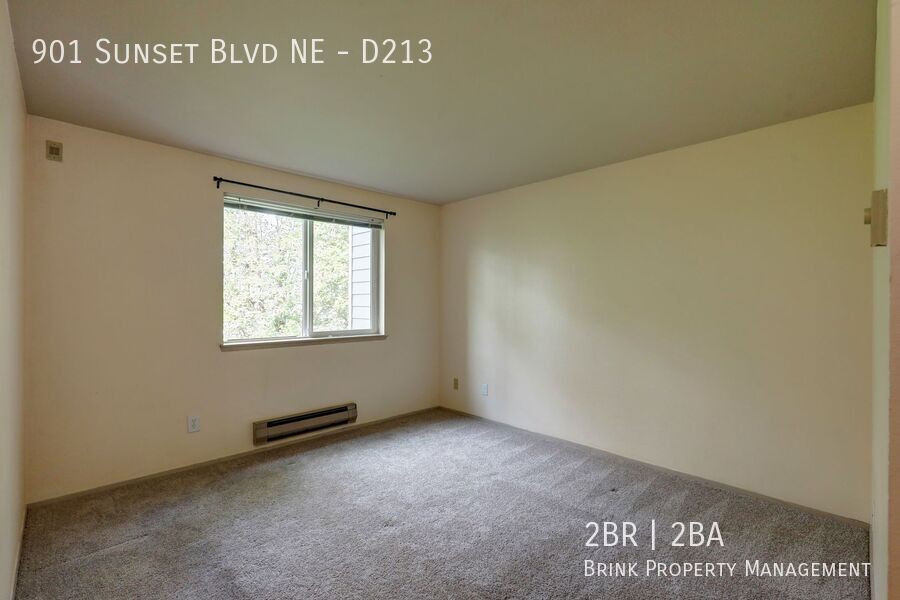 Beautiful 2 Bedroom/2 Bath Renton Condo, Great Location, W/S/G included!! property image