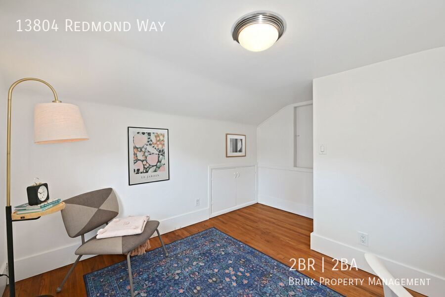 Cozy 2-bedroom 2 bath house in Redmond- Offering a 6-month lease. property image