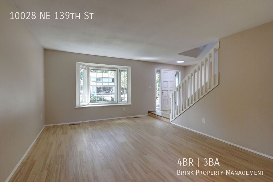 4-bedroom 2.5 bath on cul-de-sac in Kirkland property image