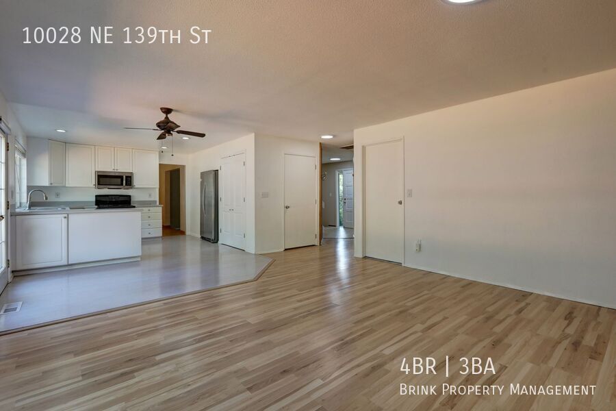 4-bedroom 2.5 bath on cul-de-sac in Kirkland property image