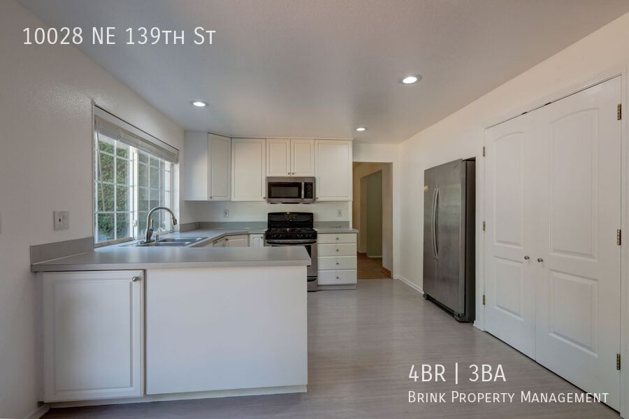 4-bedroom 2.5 bath on cul-de-sac in Kirkland property image