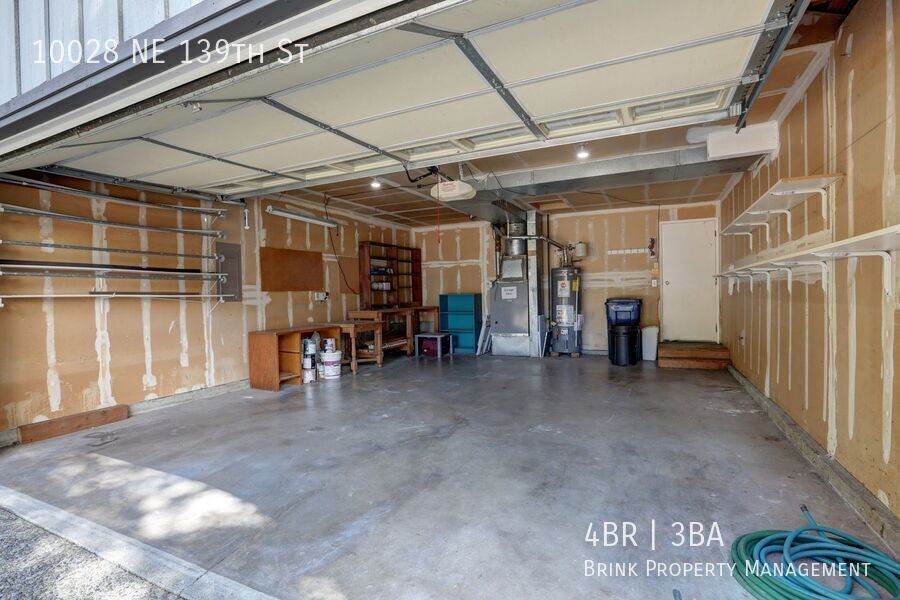 4-bedroom 2.5 bath on cul-de-sac in Kirkland property image