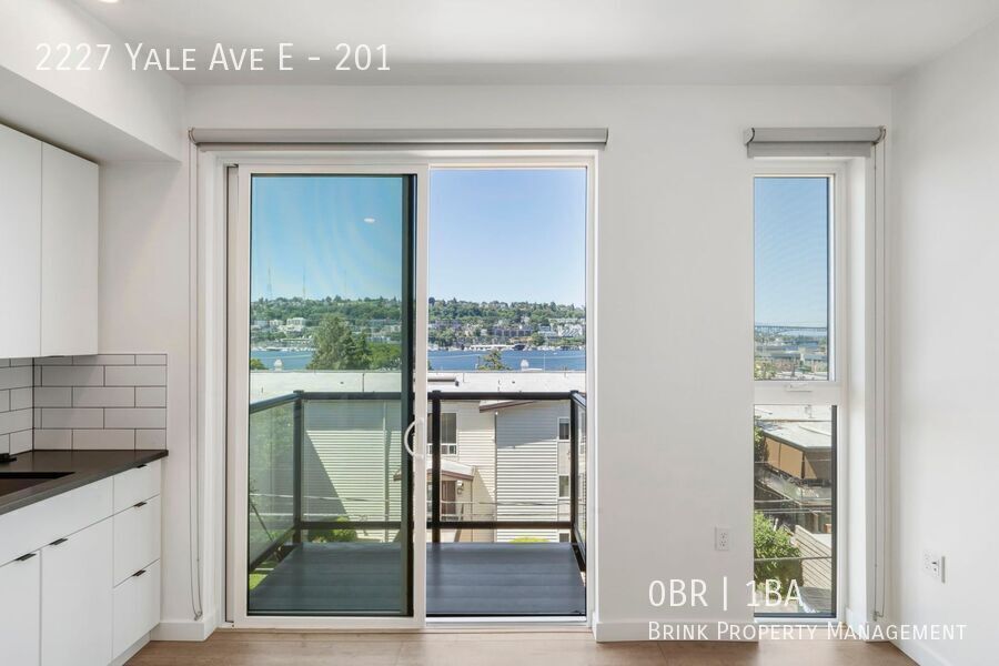 Welcome to Lakeview! Live in Luxury & Style in the heart of Eastlake property image