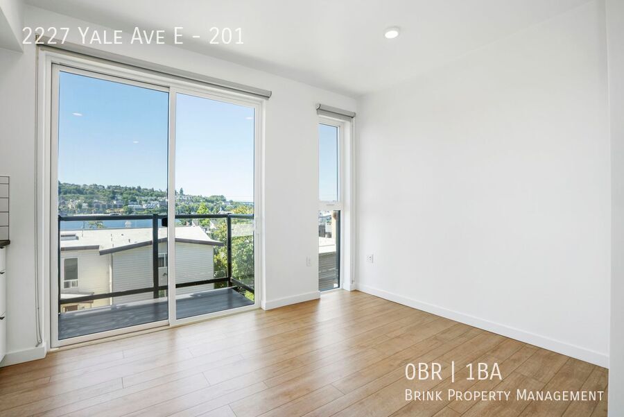 Welcome to Lakeview! Live in Luxury & Style in the heart of Eastlake property image