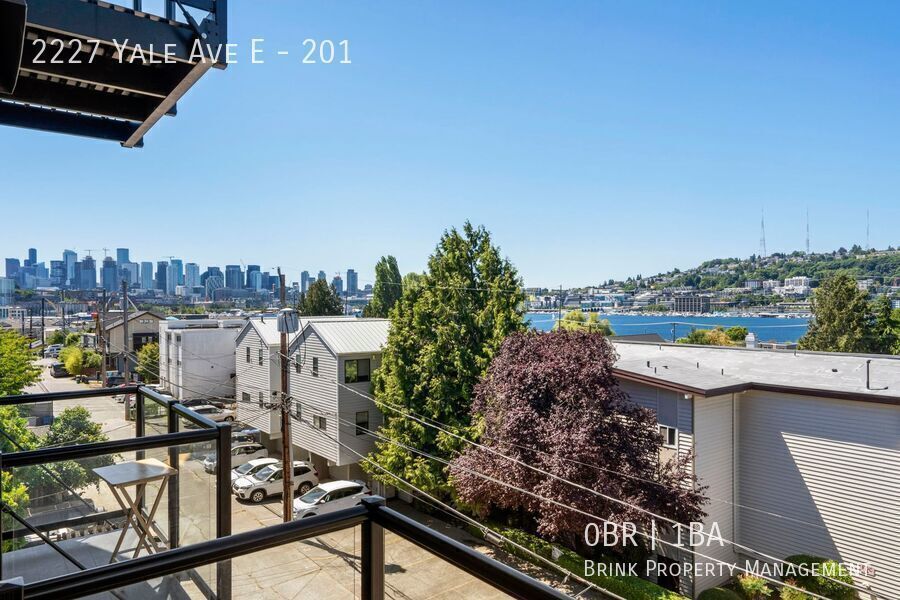 Welcome to Lakeview! Live in Luxury & Style in the heart of Eastlake property image