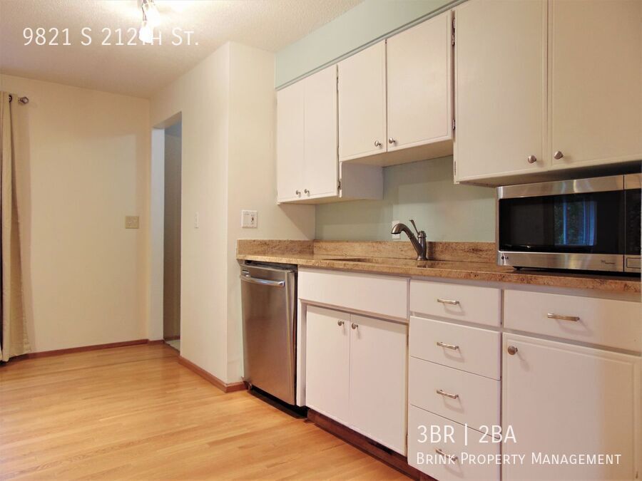 Fantastic 3bd, 1.5ba Rambler Available with Huge Yard! property image
