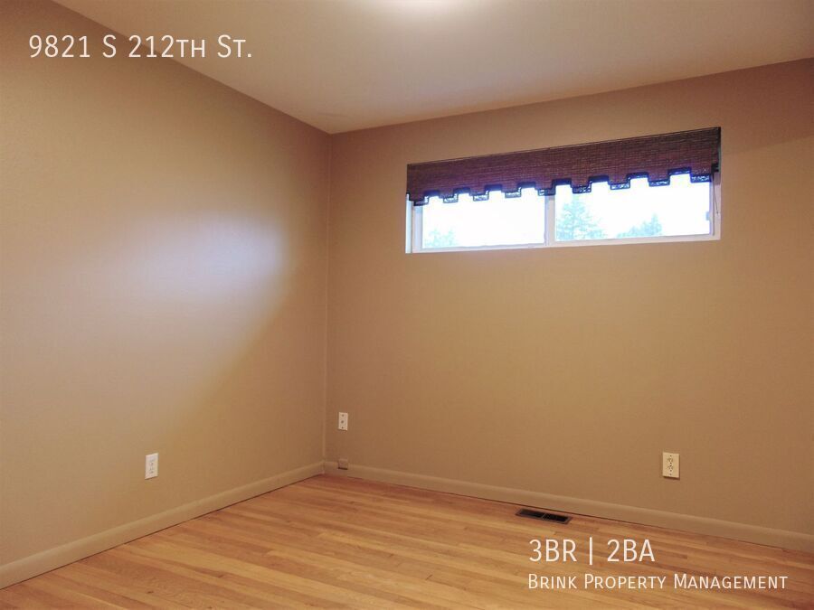 Fantastic 3bd, 1.5ba Rambler Available with Huge Yard! property image